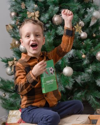 Radost dítěte u vánočního stromečku. 🎄Tomu se nic nevyrovná. 😍 Snad jen, když protihráč v pátý sérií skočí doleva a vy mu...